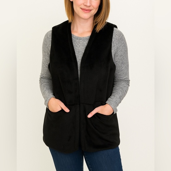 Womens Black Long Faux Fur V Neck Lined Vest, size Medium, New with Tags - Picture 12 of 12